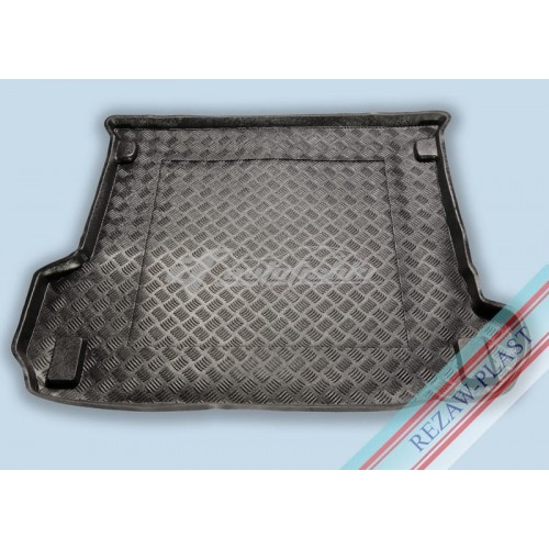 на фотографии резино-пластиковый коврик в багажник для Audi Q7 II с 2015 года черного цвета от Rezaw-Plast