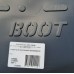 на фотографии нижняя часть коврика с приклеенной этикеткой с надписью ковер в багажник для автомобиля Citroen C5 sedan
