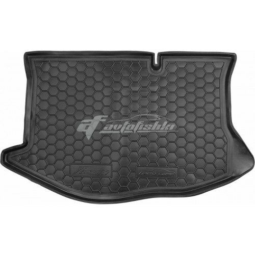 на фотографии резиновый коврик в багажник для Ford Fiesta седьмого поколения 2008-2018 года от Avto-Gumm