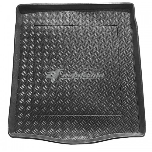 На фотографии резино-пластиковый коврик в багажник для Mazda 6 седан с 2012 года черного цвета от Rezaw-Plast