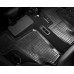 на фото показано як всередині машини Mercedes GLS лежать гумові килимки в третьому ряду