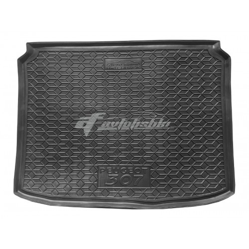 На фотографии коврик в багажник для Peugeot ‎307 черного цвета от avto-gumm