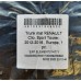 на фотографії гумовий килимок з приклеєною етикеткою і написом на ній Renault Clio, sport tourer