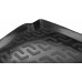 На фото пластиковый коврик в багажник на Skoda Superb 2 черного цвета 