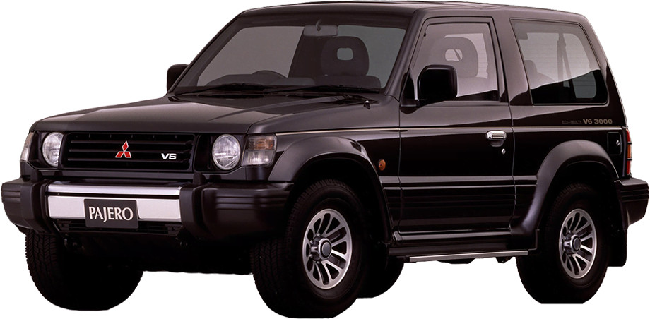 На фото вид спереди справа на автомобиль Mitsubishi Pajero Wagon второго поколения черного цвета